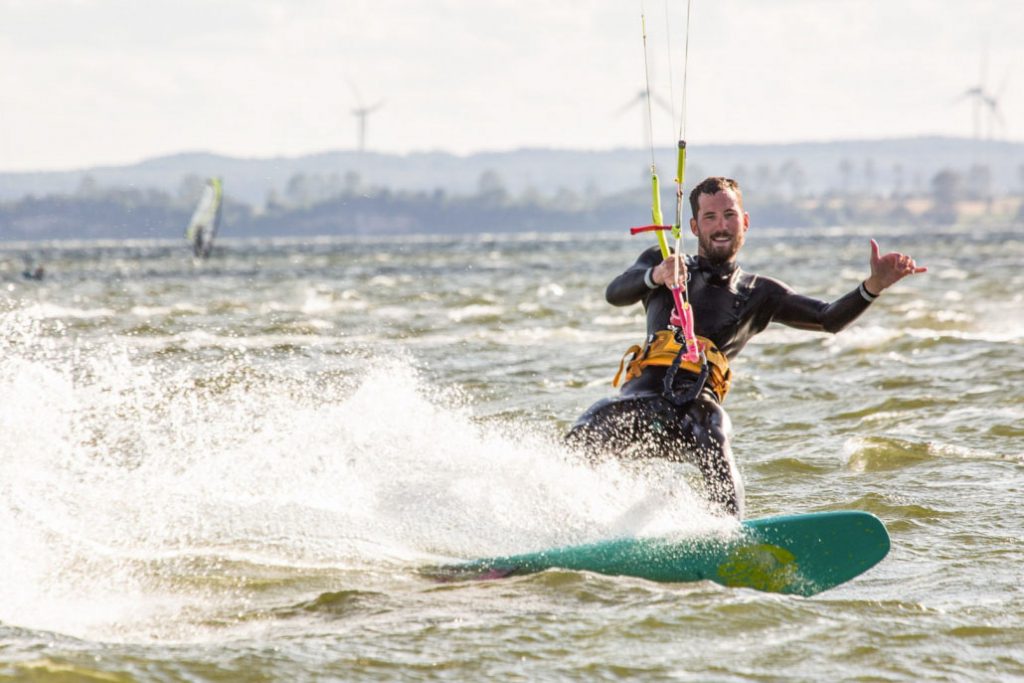 Kiesurfing czy kite foil